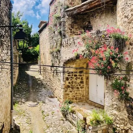 Holiday home Beau Independant Pour 2 Personnes Dans Village Provencale